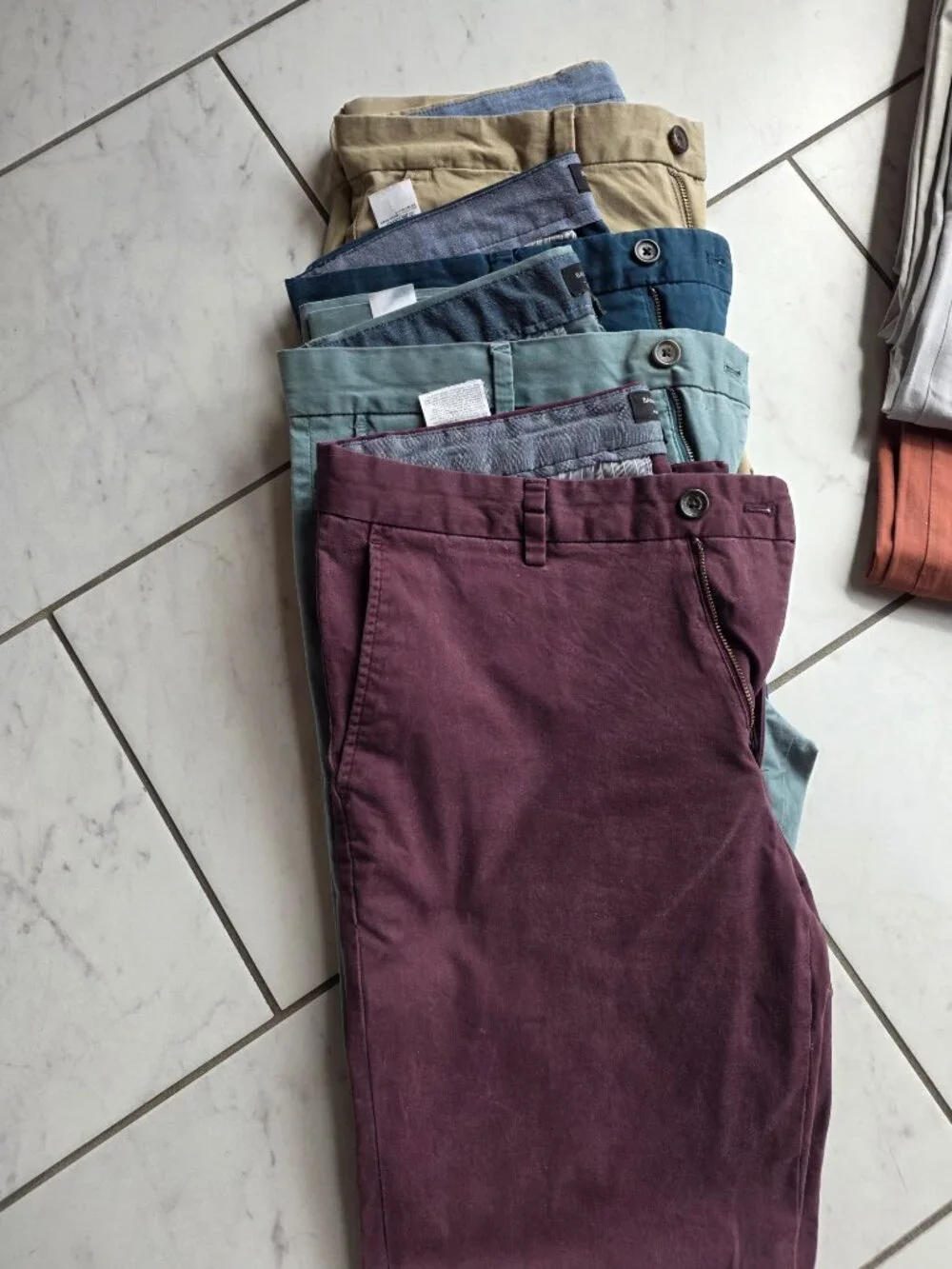 27 PAIR OF MENS 32/33 BANANA REPUBLIC CHINO & SLACKS - Picture 2 of 6